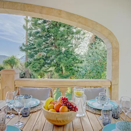 Del Tauro By Interhome